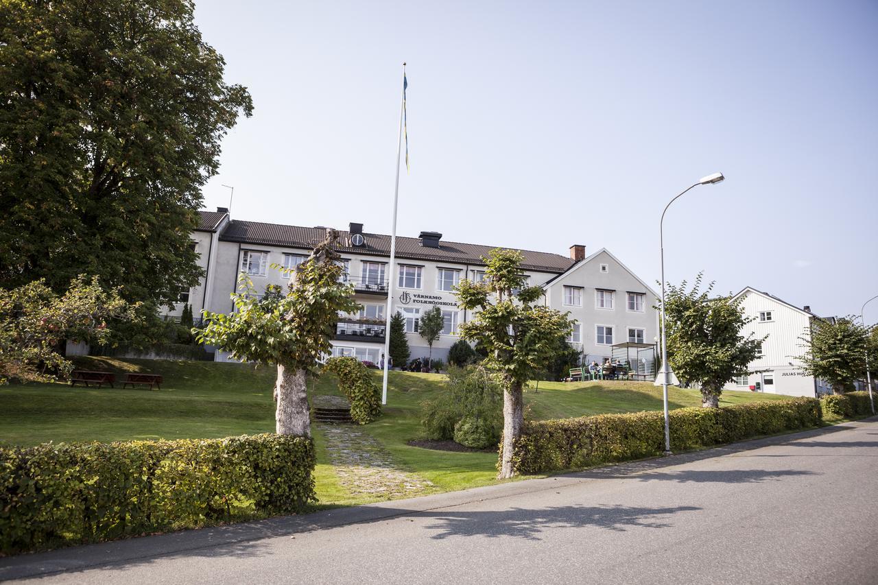 Vaernamo Folkhoegskolas Vandrarhem Zewnętrze zdjęcie